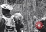 Image soldats nègres l'île de Bougainville en Papouasie-Nouvelle-Guinée, 1944, de la seconde 7 séquences d'archives historiques vidéo 65675074326