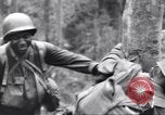 Image soldats nègres l'île de Bougainville en Papouasie-Nouvelle-Guinée, 1944, de la seconde 14 séquences d'archives historiques vidéo 65675074326