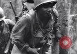 Image soldats nègres l'île de Bougainville en Papouasie-Nouvelle-Guinée, 1944, de la seconde 22 séquences d'archives historiques vidéo 65675074326