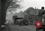 Standbild US-Truppen Rolle in Deutschland in Zweiten Weltkrieg Altenkirchen Deutschland, 1945, aus Sekunde 14 historischem Filmmaterial Videoclip 65675074327