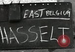 Standbild 82 Armored Reconnaissance Bataillon Paraden in Ostbelgien Hasselt Belgien, 1945, aus Sekunde 9 historischem Filmmaterial Videoclip 65675074329