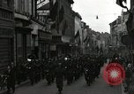 Standbild 82 Armored Reconnaissance Bataillon Paraden in Ostbelgien Hasselt Belgien, 1945, aus Sekunde 15 historischem Filmmaterial Videoclip 65675074329