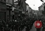 Standbild 82 Armored Reconnaissance Bataillon Paraden in Ostbelgien Hasselt Belgien, 1945, aus Sekunde 21 historischem Filmmaterial Videoclip 65675074329