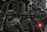 Standbild 82 Armored Reconnaissance Bataillon Paraden in Ostbelgien Hasselt Belgien, 1945, aus Sekunde 39 historischem Filmmaterial Videoclip 65675074329
