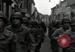 Standbild 82 Armored Reconnaissance Bataillon Paraden in Ostbelgien Hasselt Belgien, 1945, aus Sekunde 43 historischem Filmmaterial Videoclip 65675074329