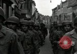 Standbild 82 Armored Reconnaissance Bataillon Paraden in Ostbelgien Hasselt Belgien, 1945, aus Sekunde 44 historischem Filmmaterial Videoclip 65675074329