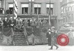 Standbild Truppen der US 2 Panzerdivision Parade in der belgischen Stadt Hasselt Belgien, 1945, aus Sekunde 1 historischem Filmmaterial Videoclip 65675074330