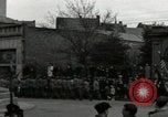 Standbild Truppen der US 2 Panzerdivision Parade in der belgischen Stadt Hasselt Belgien, 1945, aus Sekunde 38 historischem Filmmaterial Videoclip 65675074330