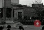 Standbild Truppen der US 2 Panzerdivision Parade in der belgischen Stadt Hasselt Belgien, 1945, aus Sekunde 39 historischem Filmmaterial Videoclip 65675074330