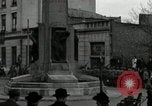 Standbild Truppen der US 2 Panzerdivision Parade in der belgischen Stadt Hasselt Belgien, 1945, aus Sekunde 40 historischem Filmmaterial Videoclip 65675074330