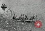 Standbild USA Infanteristen Leimersheim Deutschland, 1945, aus Sekunde 11 historischem Filmmaterial Videoclip 65675074331