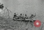 Standbild USA Infanteristen Leimersheim Deutschland, 1945, aus Sekunde 12 historischem Filmmaterial Videoclip 65675074331
