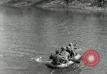 Standbild USA Infanteristen Leimersheim Deutschland, 1945, aus Sekunde 24 historischem Filmmaterial Videoclip 65675074331