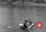 Standbild USA Infanteristen Leimersheim Deutschland, 1945, aus Sekunde 25 historischem Filmmaterial Videoclip 65675074331