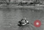 Standbild USA Infanteristen Leimersheim Deutschland, 1945, aus Sekunde 28 historischem Filmmaterial Videoclip 65675074331