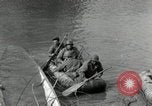 Standbild USA Infanteristen Leimersheim Deutschland, 1945, aus Sekunde 56 historischem Filmmaterial Videoclip 65675074331