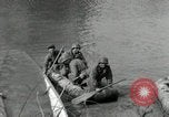 Standbild USA Infanteristen Leimersheim Deutschland, 1945, aus Sekunde 57 historischem Filmmaterial Videoclip 65675074331