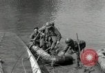 Standbild USA Infanteristen Leimersheim Deutschland, 1945, aus Sekunde 59 historischem Filmmaterial Videoclip 65675074331