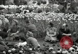 Image British foule fête le Jour de la Victoire en Europe London England Royaume-Uni, 1945, de la seconde 11 séquences d'archives historiques vidéo 65675074357