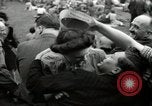Image British foule fête le Jour de la Victoire en Europe London England Royaume-Uni, 1945, de la seconde 43 séquences d'archives historiques vidéo 65675074357