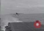 Standbild F6F Hellcat Fighter Pazifik, 1944, aus Sekunde 15 historischem Filmmaterial Videoclip 65675074367