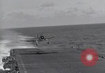 Standbild F6F Hellcat Fighter Pazifik, 1944, aus Sekunde 29 historischem Filmmaterial Videoclip 65675074367