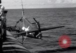 Standbild F4F Wildcat Kampfflugzeuge Palau Inseln, 1944, aus Sekunde 22 historischem Filmmaterial Videoclip 65675074370