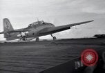 Standbild TBF Avenger Flugzeuge Palau Inseln, 1944, aus Sekunde 6 historischem Filmmaterial Videoclip 65675074371