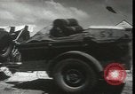 Image des Marines des États-Unis Kiribati Îles Gilbert, 1943, de la seconde 5 séquences d'archives historiques vidéo 65675074388
