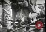 Standbild Vereinigten Staaten Marines Kiribati Gilbert Inseln, 1943, aus Sekunde 3 historischem Filmmaterial Videoclip 65675074389