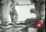 Standbild Vereinigten Staaten Marines Kiribati Gilbert Inseln, 1943, aus Sekunde 15 historischem Filmmaterial Videoclip 65675074389