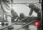 Standbild Vereinigten Staaten Marines Kiribati Gilbert Inseln, 1943, aus Sekunde 25 historischem Filmmaterial Videoclip 65675074389
