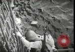 Standbild Vereinigten Staaten Marines Kiribati Gilbert Inseln, 1943, aus Sekunde 36 historischem Filmmaterial Videoclip 65675074389