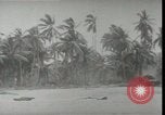 Standbild Vereinigten Staaten Marines Kiribati Gilbert Inseln, 1943, aus Sekunde 62 historischem Filmmaterial Videoclip 65675074389