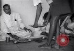 Immagine di Mohandas Karamchand Gandhi Wardha India, 1943, secondo 35 filmato di repertorio 65675074399