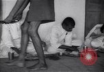 Immagine di Mohandas Karamchand Gandhi Wardha India, 1943, secondo 37 filmato di repertorio 65675074399