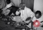 Immagine di Mohandas Karamchand Gandhi Wardha India, 1943, secondo 44 filmato di repertorio 65675074399