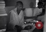 Immagine di Mohandas Karamchand Gandhi Wardha India, 1943, secondo 13 filmato di repertorio 65675074400