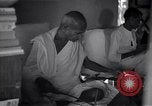 Immagine di Mohandas Karamchand Gandhi Wardha India, 1943, secondo 17 filmato di repertorio 65675074400