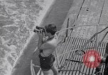 Standbild australischen Überlebenden Pazifik, 1944, aus Sekunde 14 historischem Filmmaterial Videoclip 65675074409