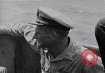 Standbild australischen Überlebenden Pazifik, 1944, aus Sekunde 21 historischem Filmmaterial Videoclip 65675074409
