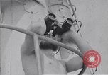 Standbild australischen Überlebenden Pazifik, 1944, aus Sekunde 23 historischem Filmmaterial Videoclip 65675074409