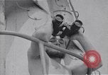 Standbild australischen Überlebenden Pazifik, 1944, aus Sekunde 26 historischem Filmmaterial Videoclip 65675074409