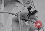 Standbild australischen Überlebenden Pazifik, 1944, aus Sekunde 29 historischem Filmmaterial Videoclip 65675074409