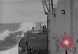 Standbild australischen Überlebenden Pazifik, 1944, aus Sekunde 32 historischem Filmmaterial Videoclip 65675074409