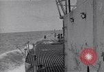 Standbild australischen Überlebenden Pazifik, 1944, aus Sekunde 34 historischem Filmmaterial Videoclip 65675074409