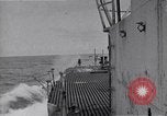 Standbild australischen Überlebenden Pazifik, 1944, aus Sekunde 37 historischem Filmmaterial Videoclip 65675074409