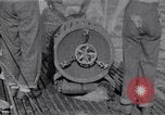 Standbild australischen Überlebenden Pazifik, 1944, aus Sekunde 42 historischem Filmmaterial Videoclip 65675074409