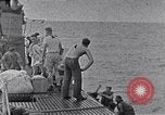 Standbild australischen Überlebenden South China Sea, 1944, aus Sekunde 8 historischem Filmmaterial Videoclip 65675074410