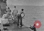 Standbild australischen Überlebenden South China Sea, 1944, aus Sekunde 9 historischem Filmmaterial Videoclip 65675074410